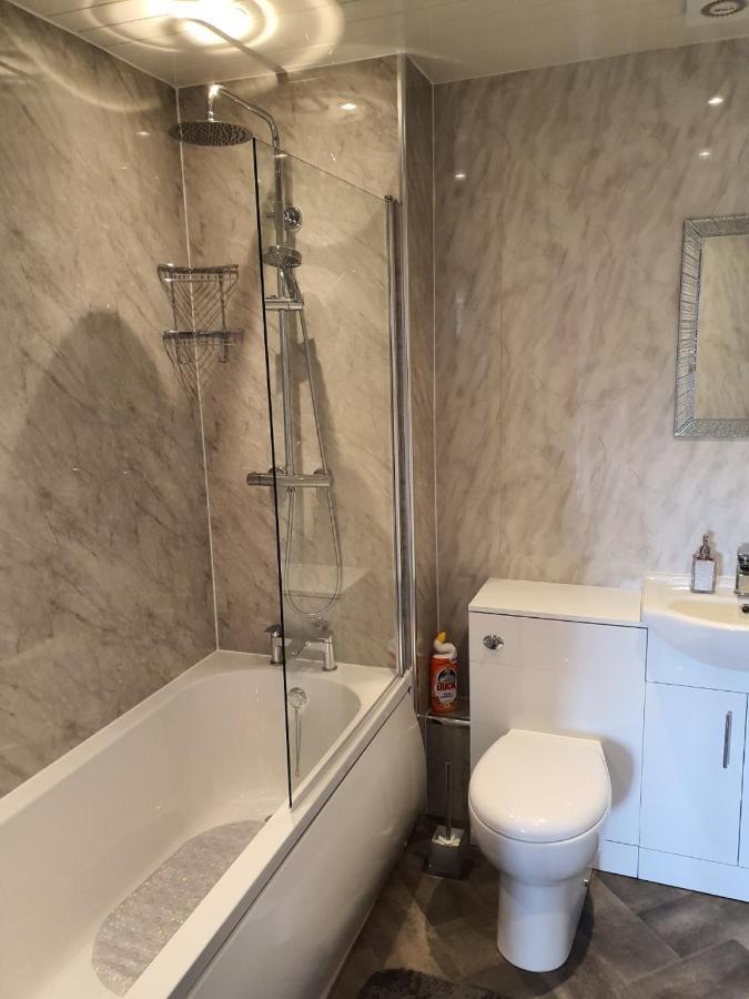 The Bell Apartment. Modern, Stylistic & Luxurious Falkirk Zewnętrze zdjęcie